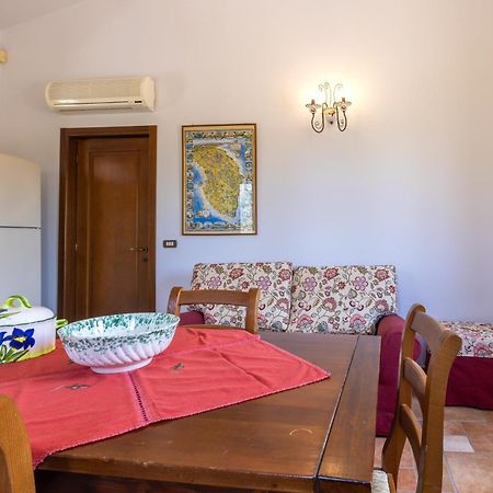 Casa Ulmi Con Piscina Bed & Breakfast Uggiano La Chiesa Bagian luar foto