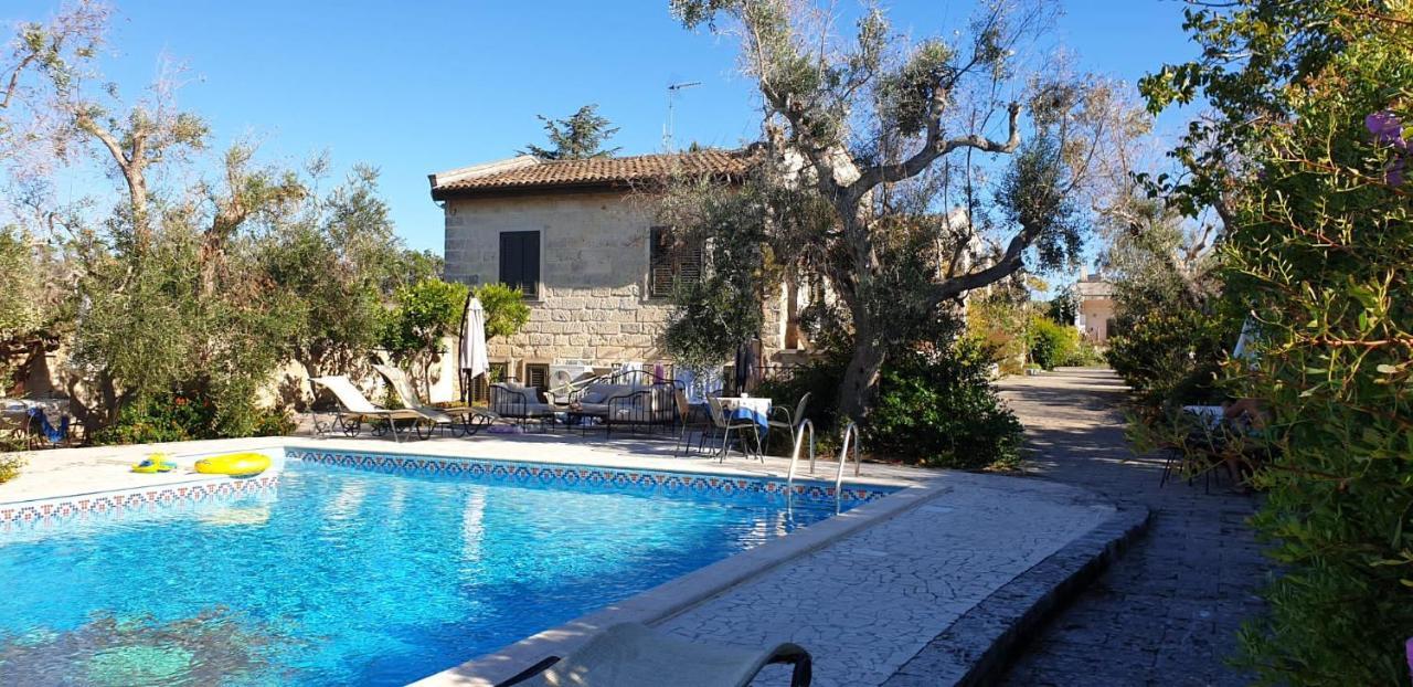 Casa Ulmi Con Piscina Bed & Breakfast Uggiano La Chiesa Bagian luar foto