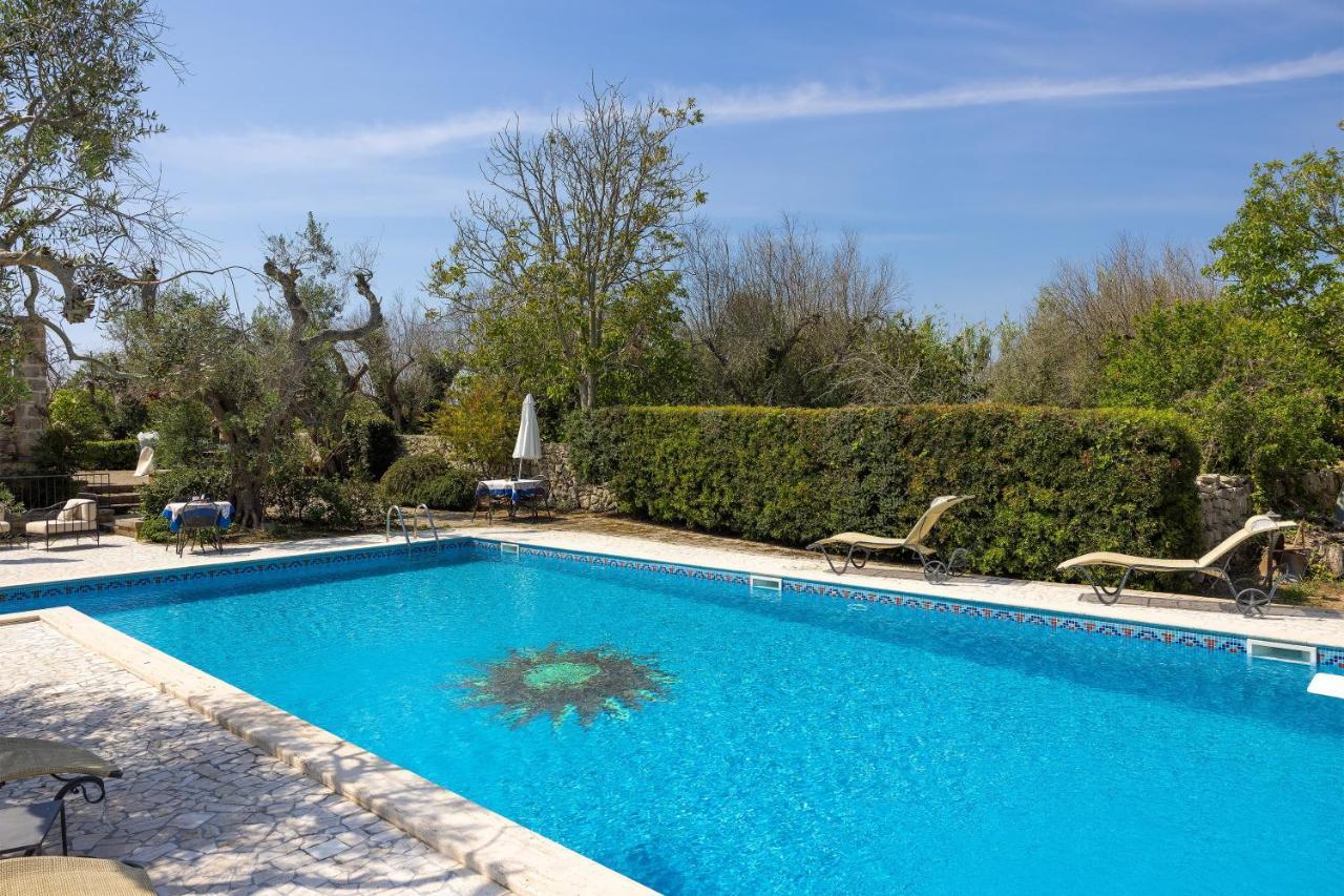 Casa Ulmi Con Piscina Bed & Breakfast Uggiano La Chiesa Bagian luar foto